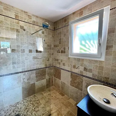 Au Calme Avec Piscine