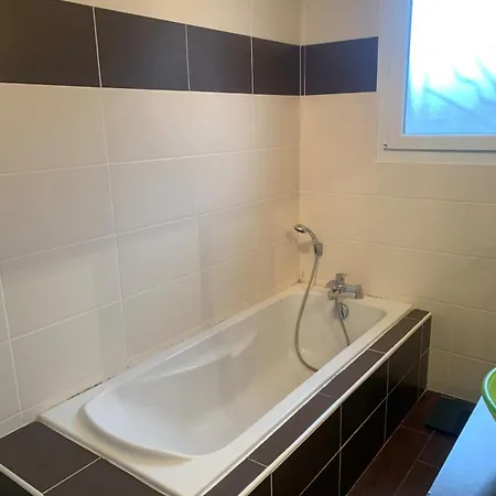 Au Calme Avec Piscine * فوا