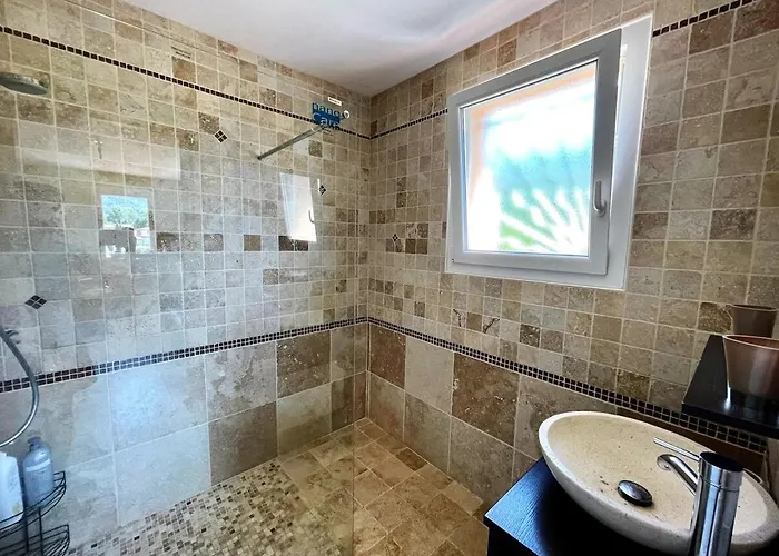 Au Calme Avec Piscine